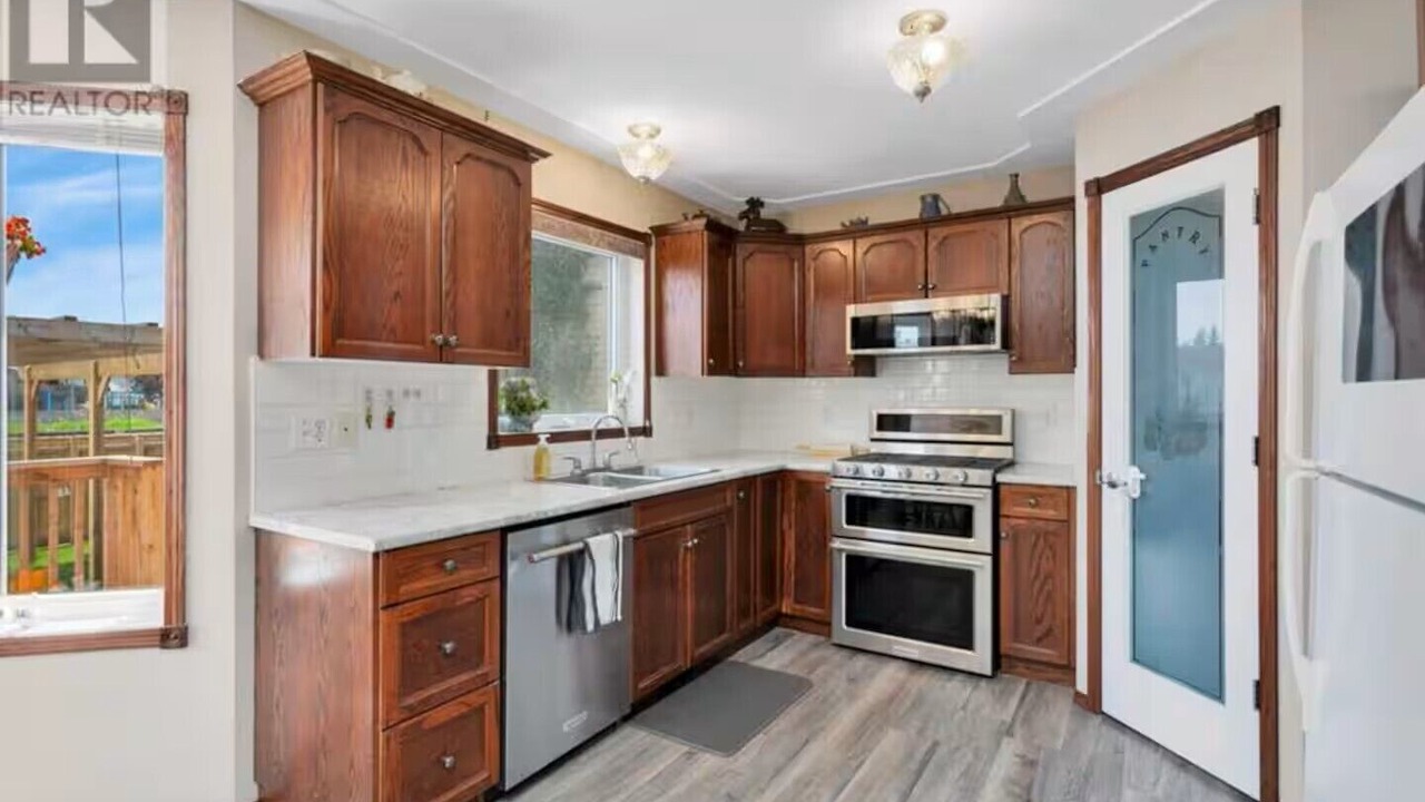 Photo of Kitchen in Sylvan Lake