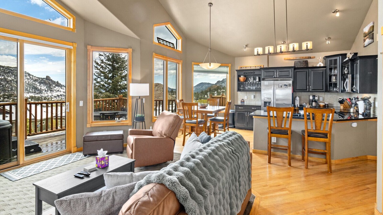 Photo of Livingroom in Estes Park