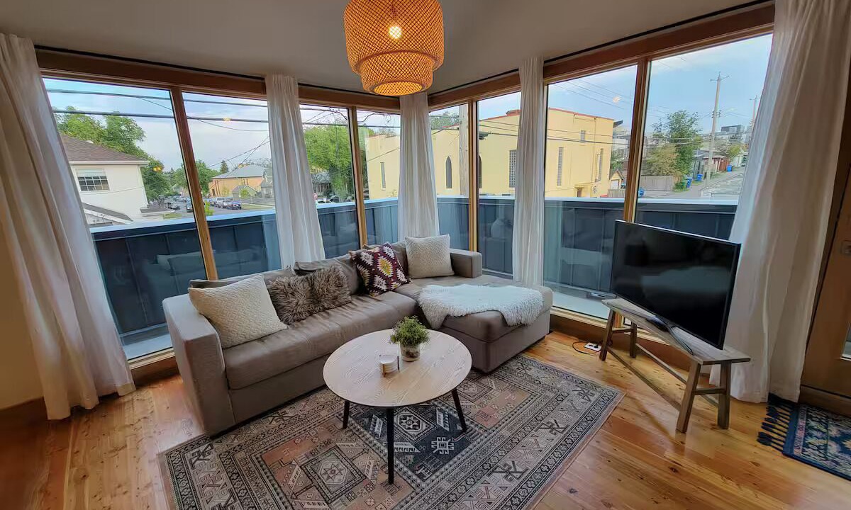Photo of Livingroom in Bridgeland