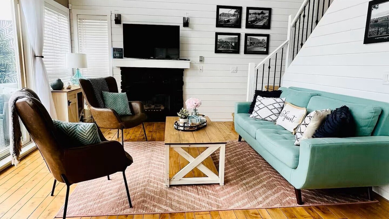 Photo of Livingroom in Central Okanagan
