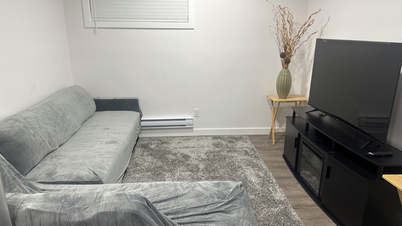 Photo of Livingroom in Division No. 11