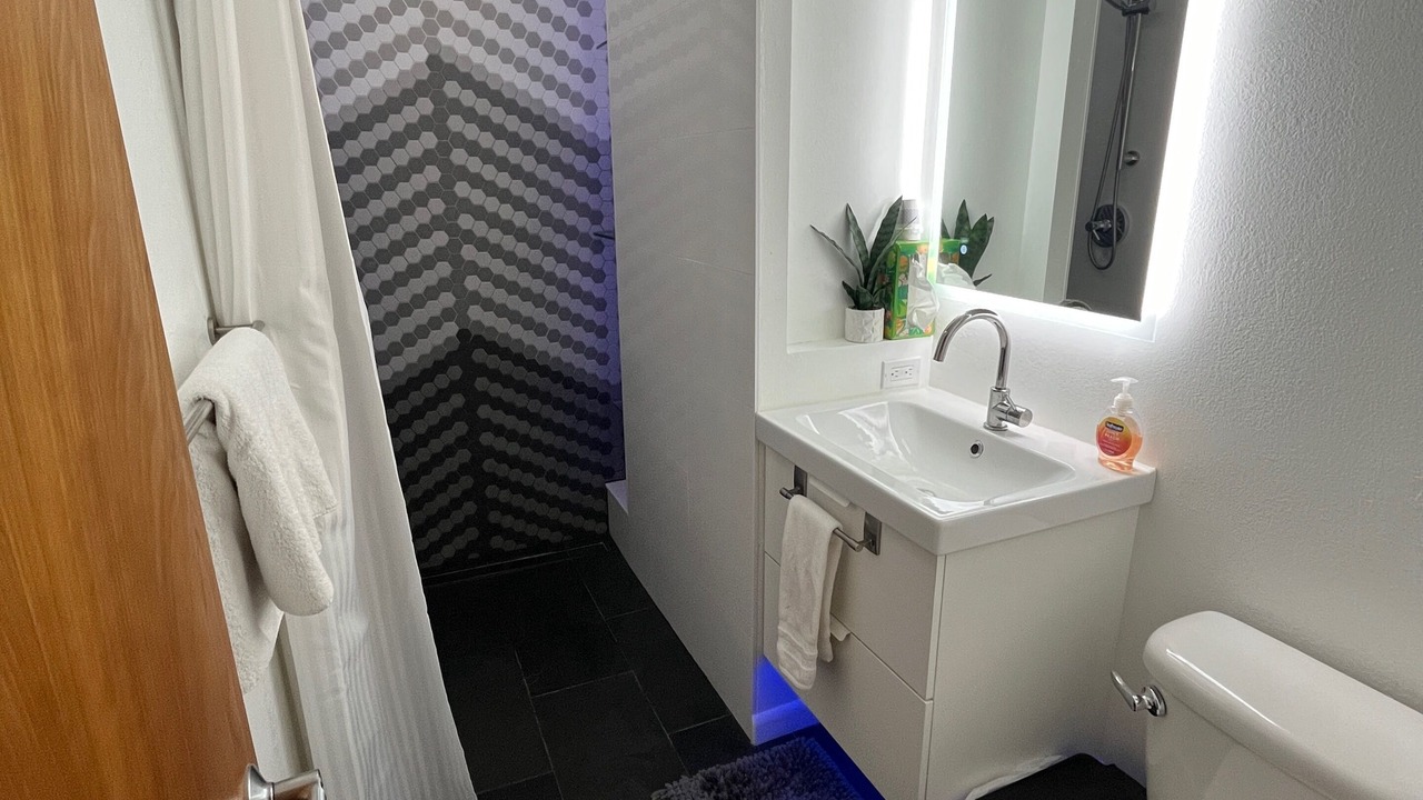 Photo of Bathroom in Hanna Farm Neighbors