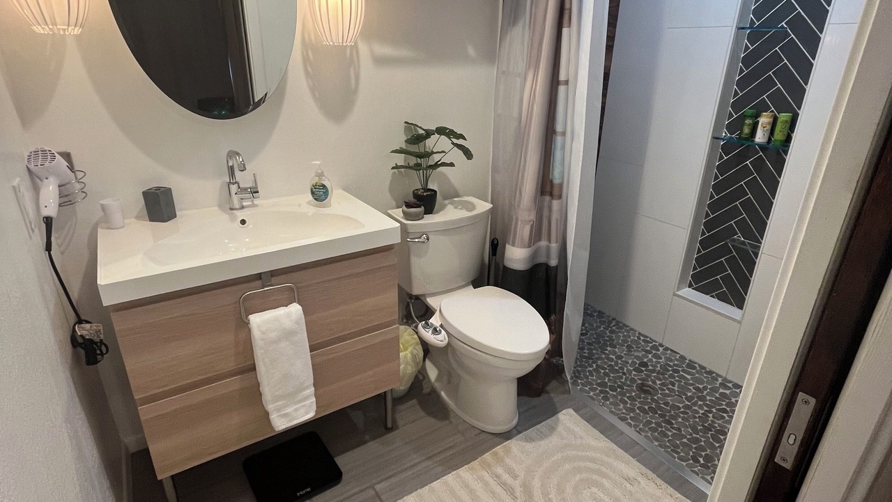 Photo of Bathroom in Hanna Farm Neighbors