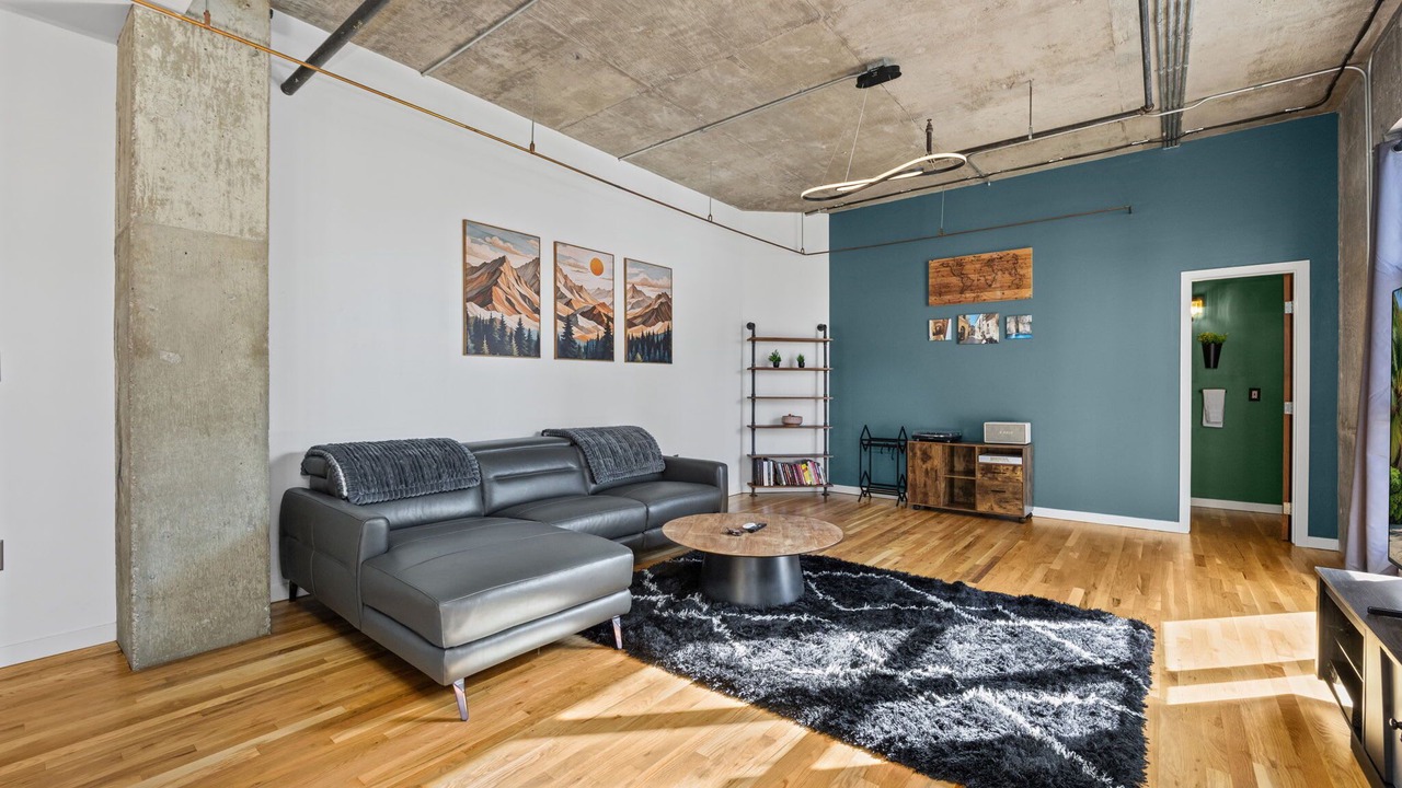 Photo of Livingroom in Ballpark