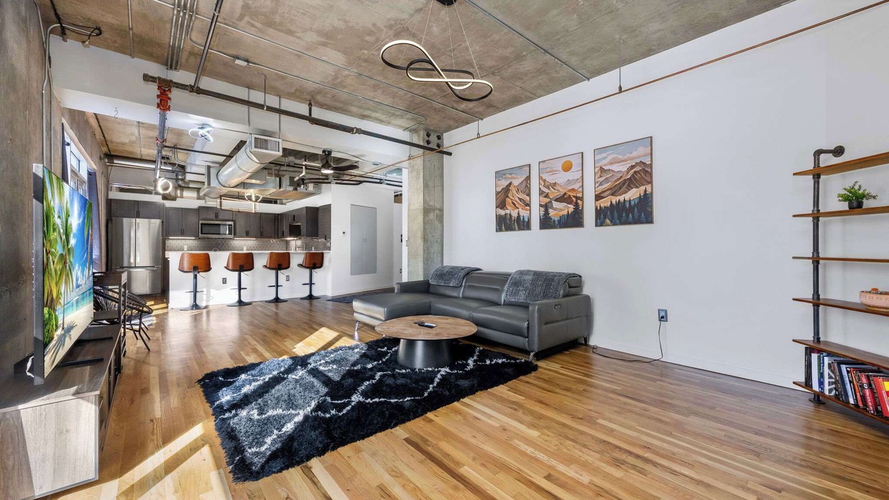 Photo of Livingroom in Ballpark
