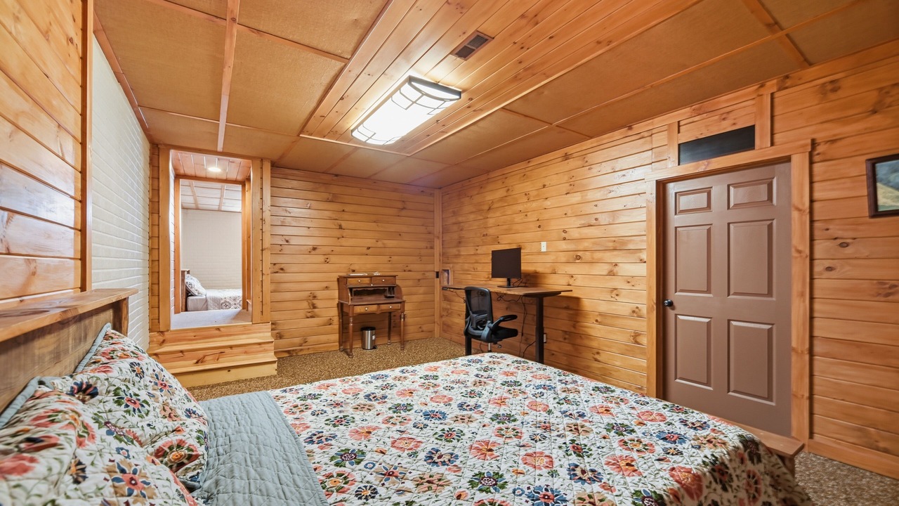 Photo of Bedroom in Homerville