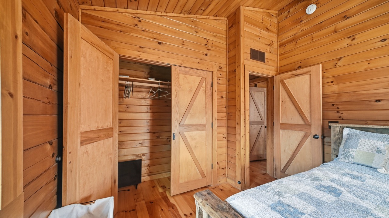 Photo of Bedroom in Homerville