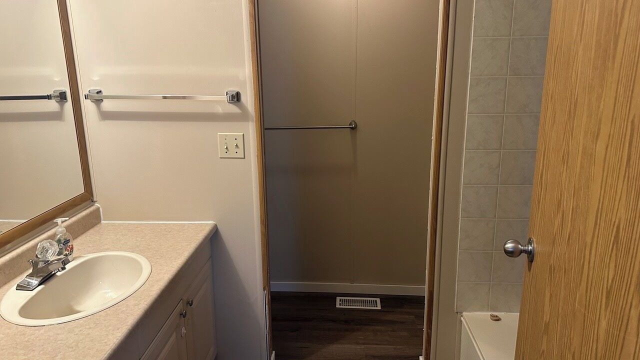 Photo of Bathroom in Division No. 11