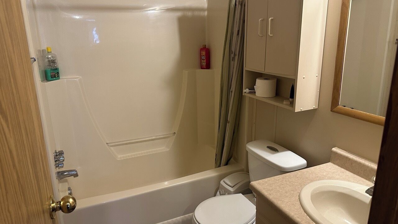 Photo of Bathroom in Division No. 11