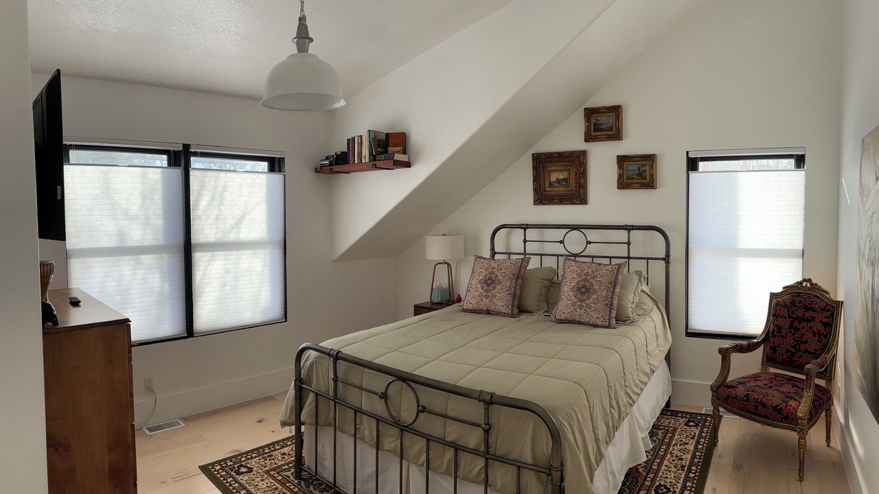 Photo of Bedroom in Basalt