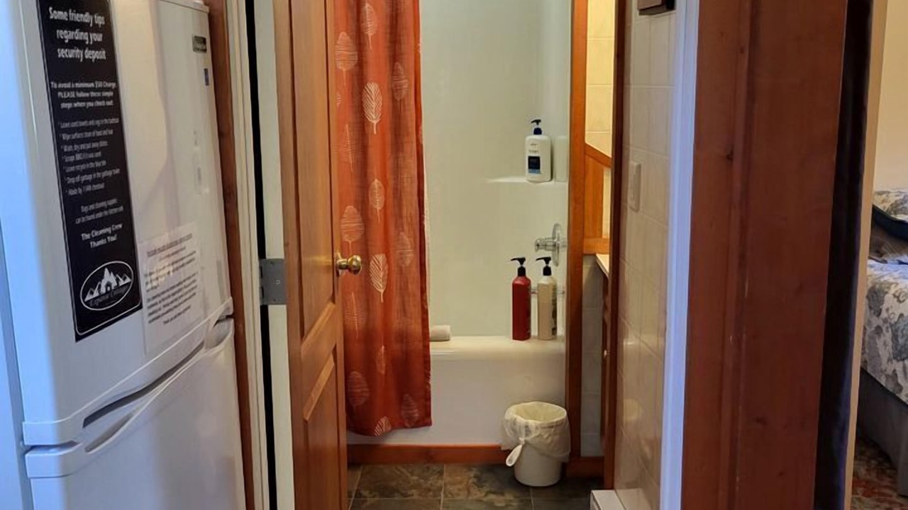 Photo of Bathroom in Nordegg