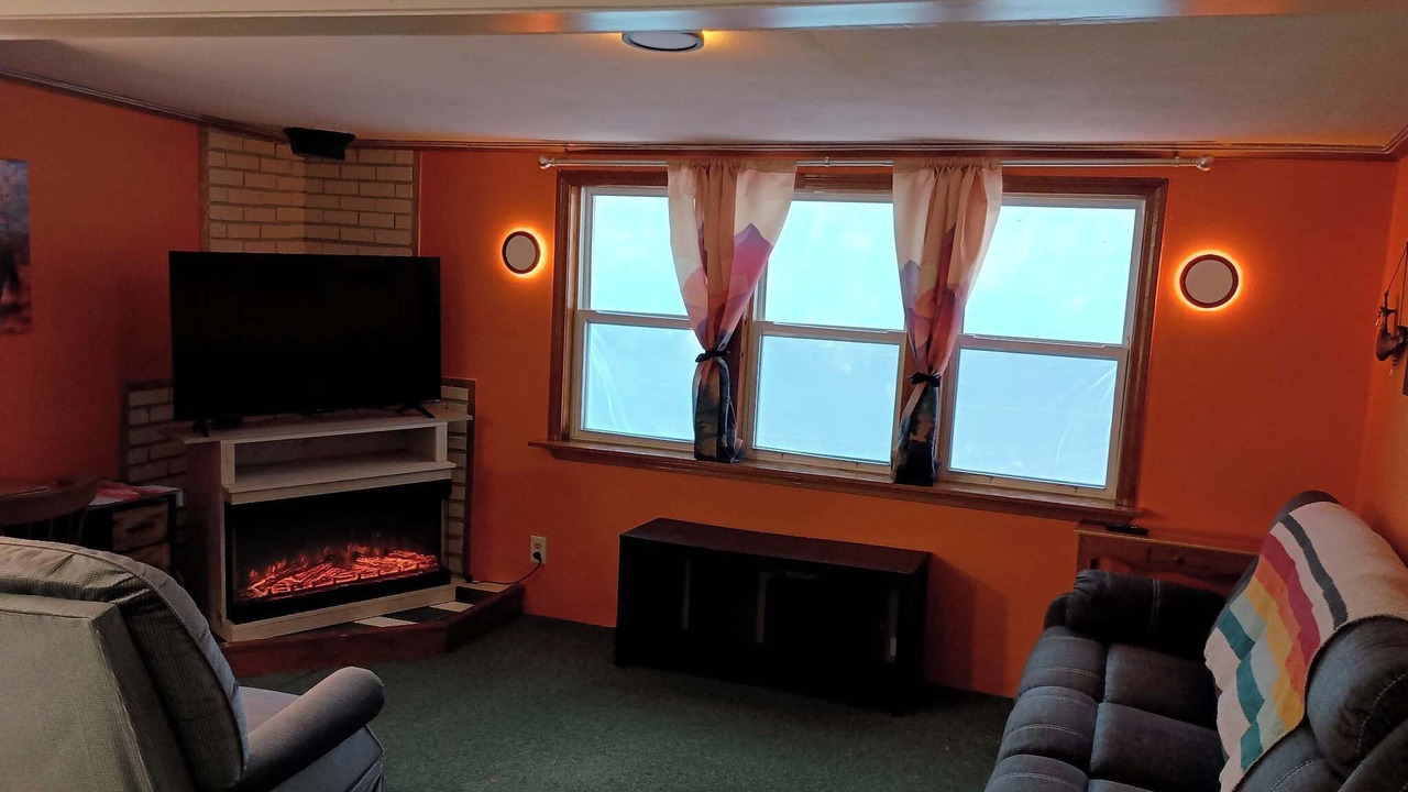 Photo of Livingroom in West Tremont