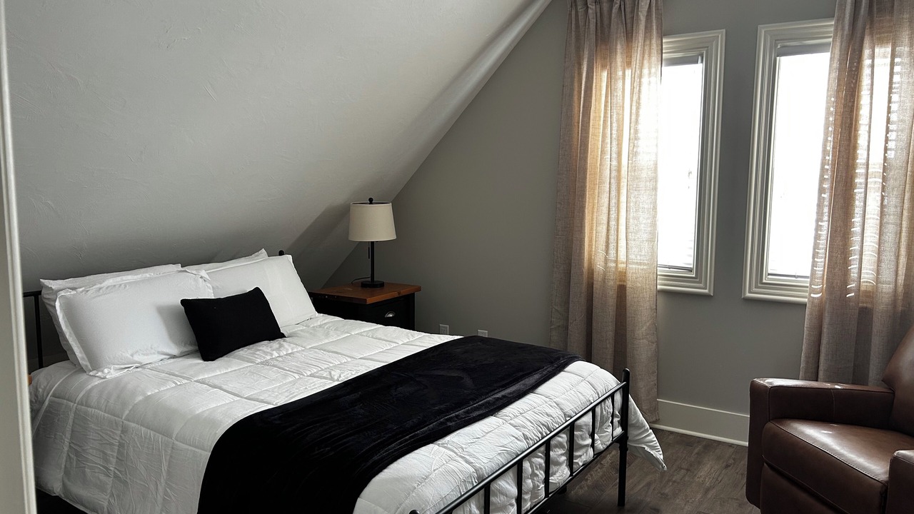 Photo of Bedroom in Fowler Lake