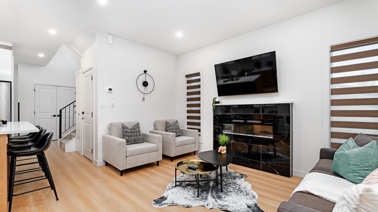 Photo of Livingroom in Southeast Edmonton
