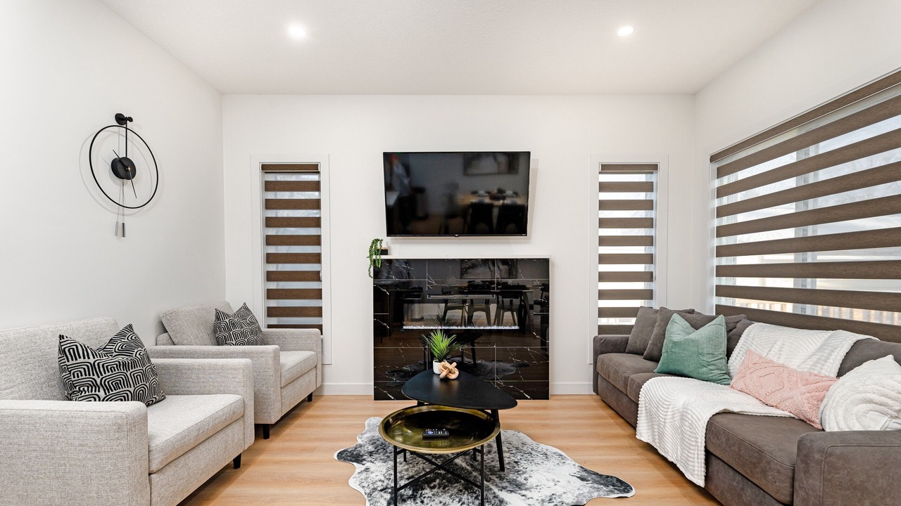 Photo of Livingroom in Southeast Edmonton