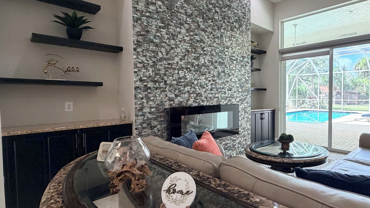 Photo of Livingroom in Parkland