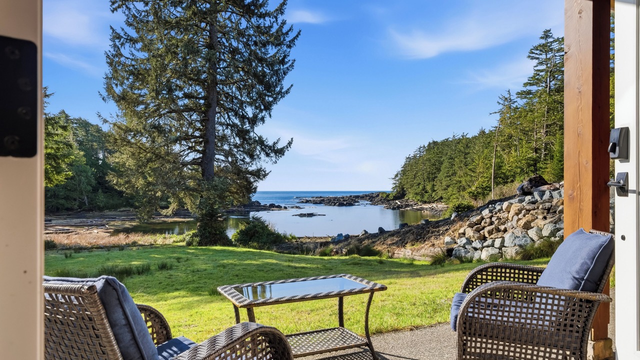 Photo of Patio Balcony in Ucluelet
