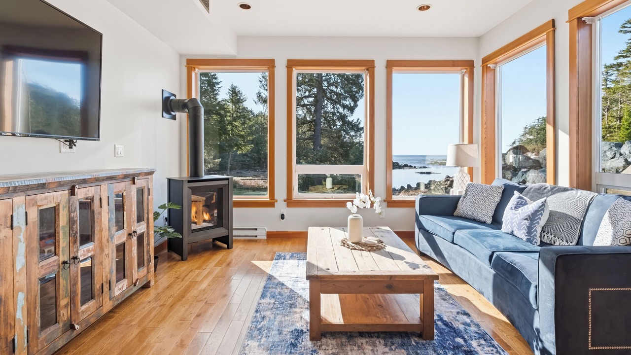 Photo of Livingroom in Ucluelet