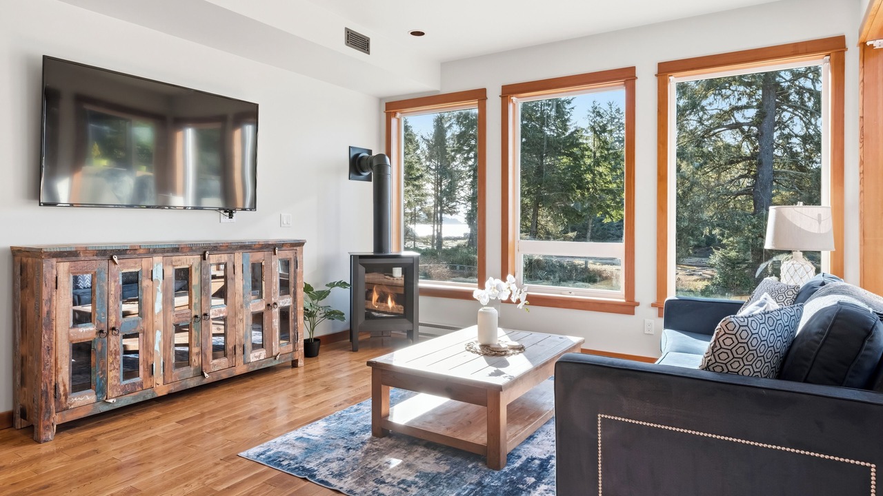 Photo of Livingroom in Ucluelet
