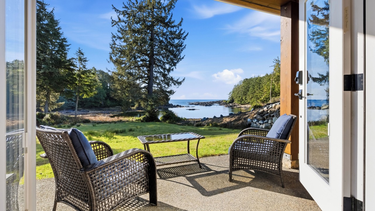 Photo of Patio Balcony in Ucluelet