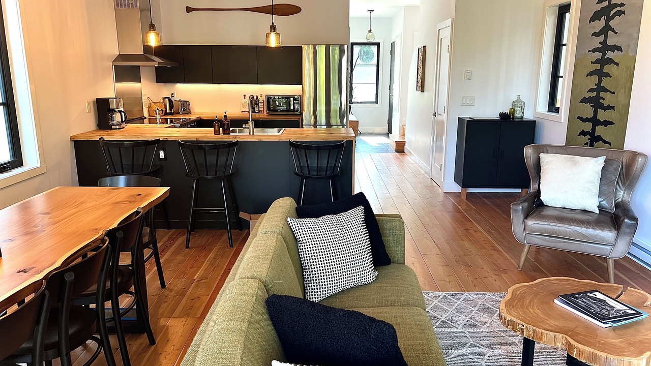 Photo of Livingroom in Ucluelet