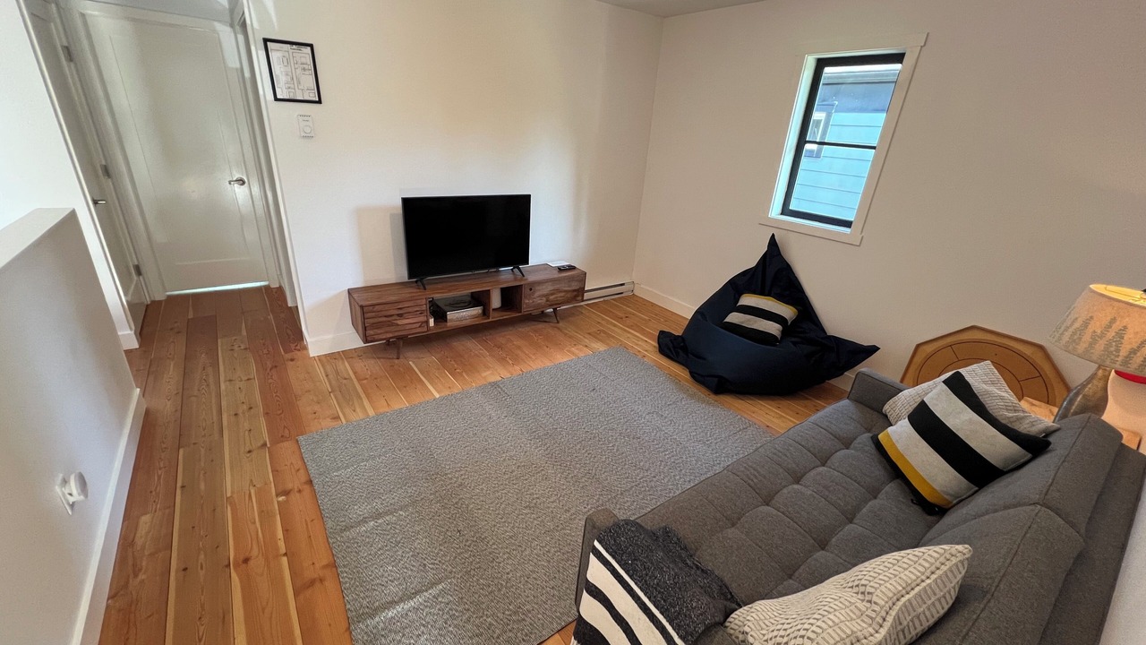 Photo of Livingroom in Ucluelet