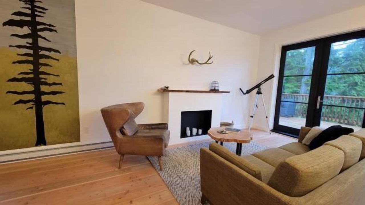 Photo of Livingroom in Ucluelet