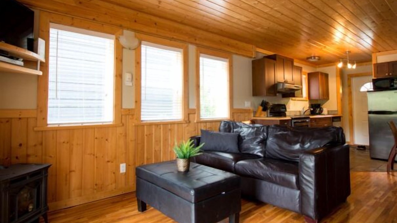 Photo of Livingroom in Ucluelet