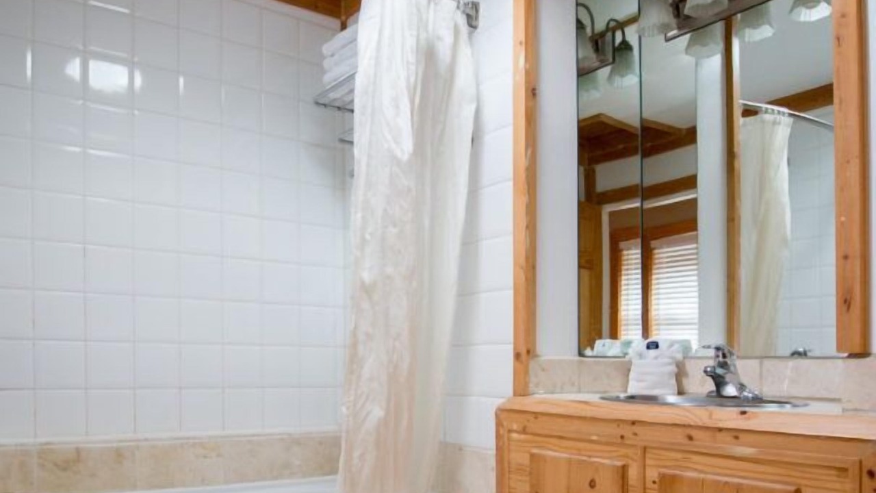 Photo of Bathroom in Ucluelet
