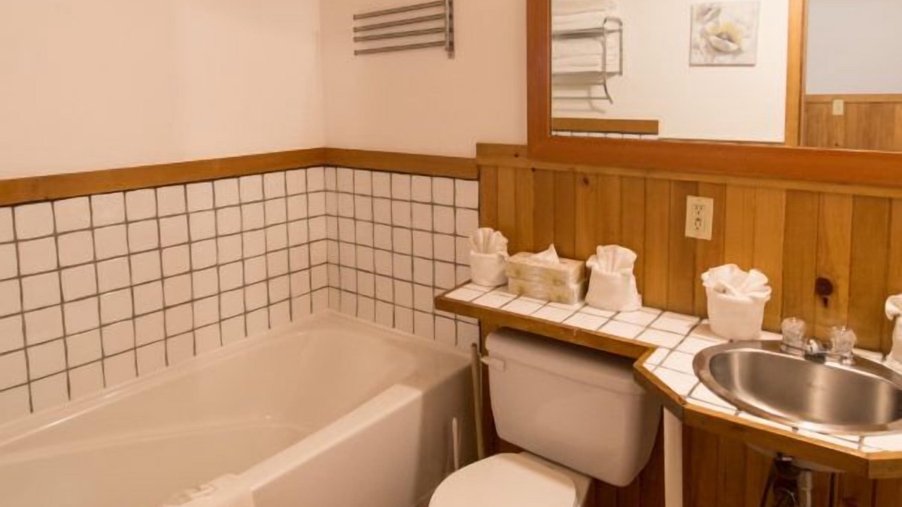 Photo of Bathroom in Ucluelet