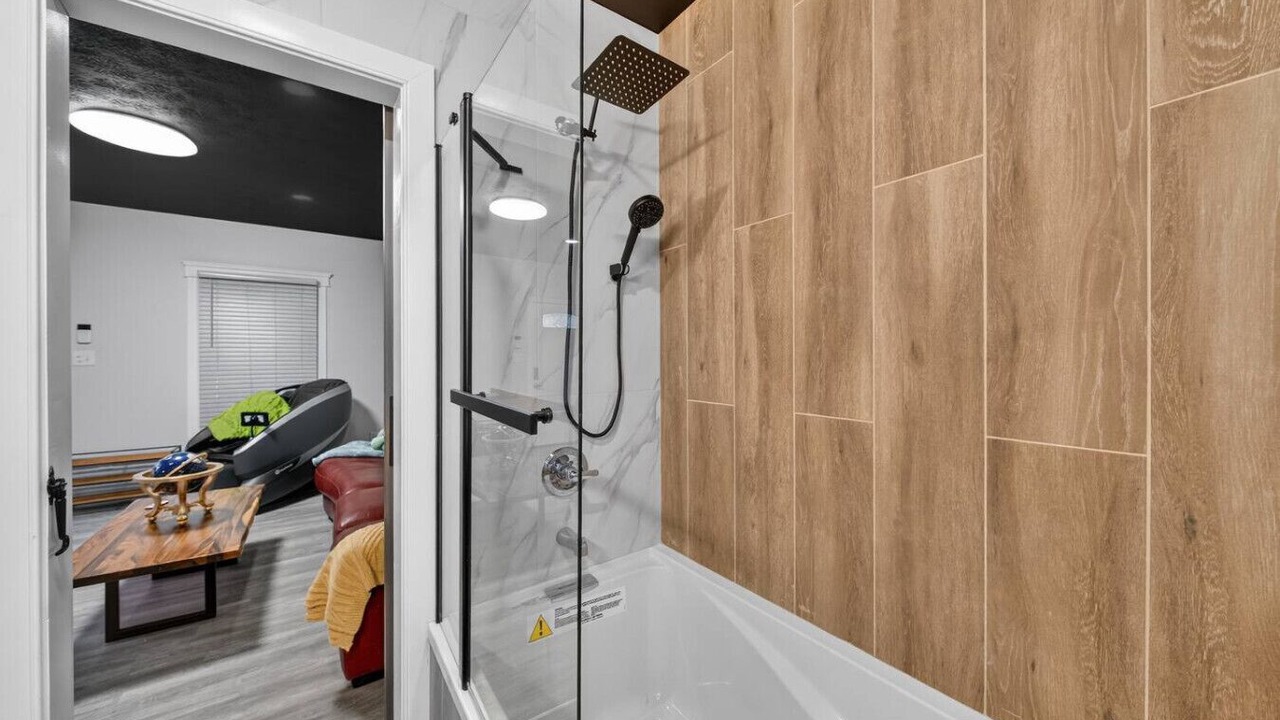 Photo of Bathroom in Maple Heights