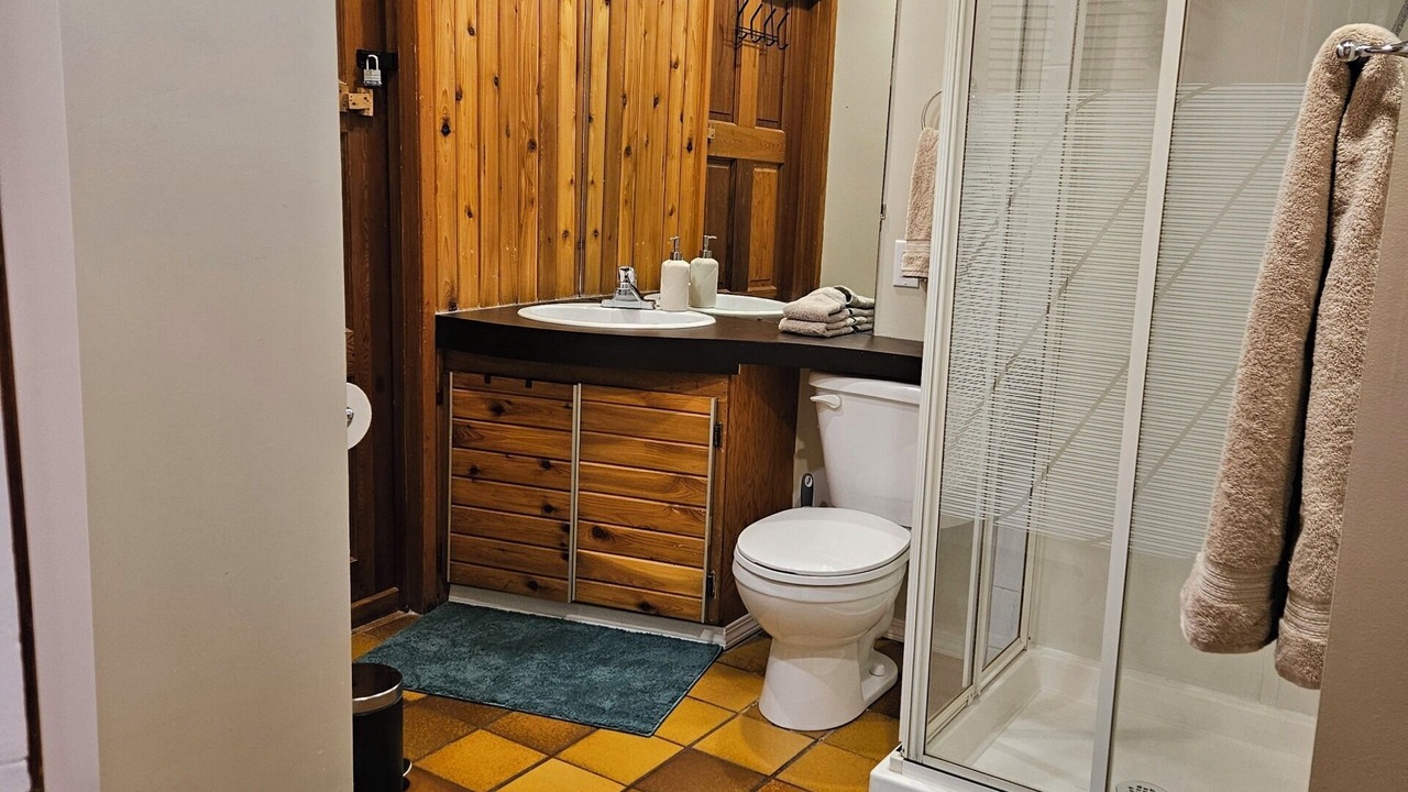 Photo of Bathroom in Jasper
