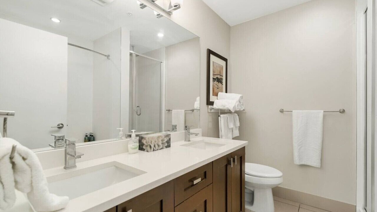 Photo of Bathroom in Harrison Hot Springs