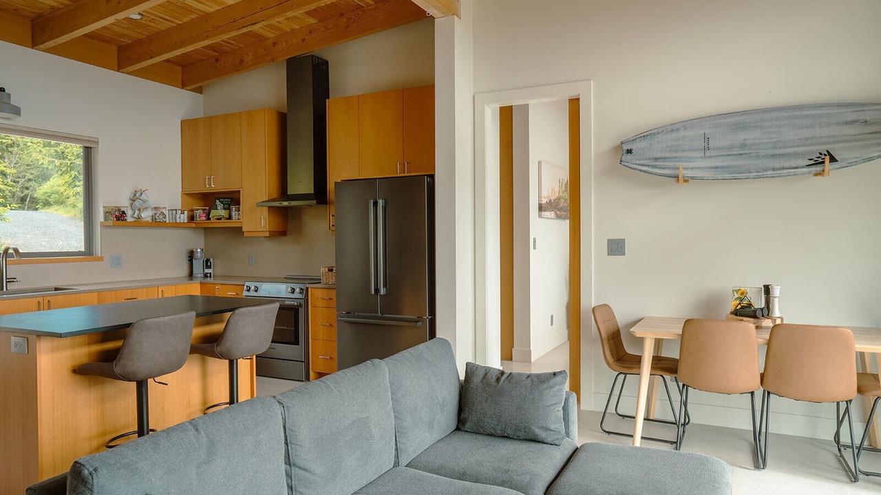 Photo of Livingroom in Juan de Fuca Electoral Area