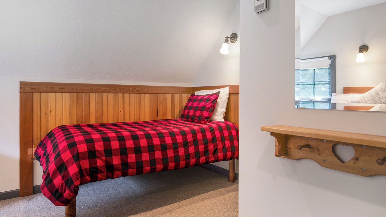 Photo of Bedroom in Silver Star Mountain