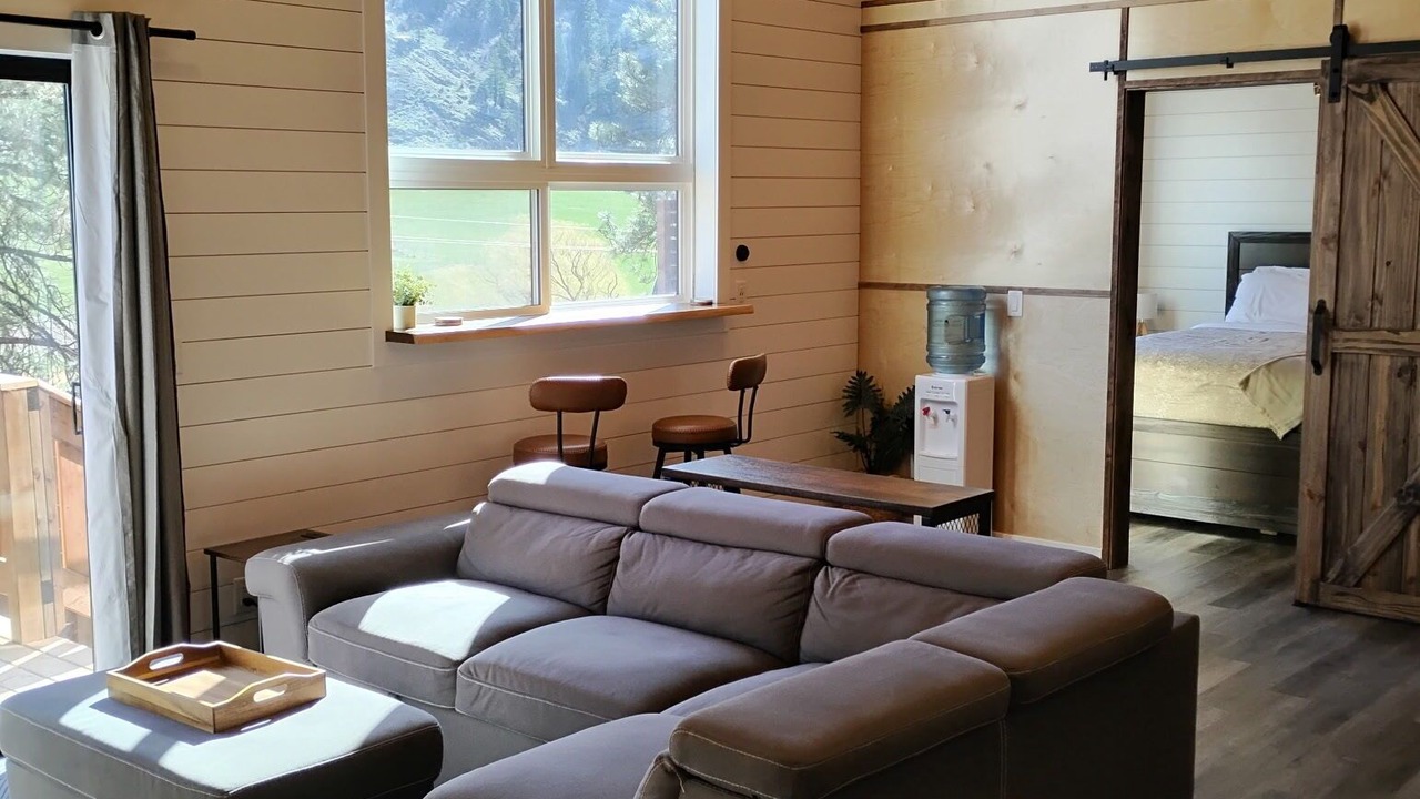 Photo of Livingroom in Okanagan-Similkameen