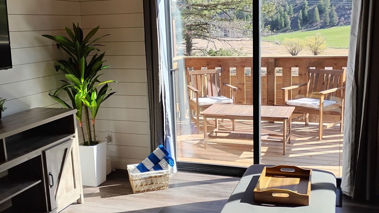 Photo of Livingroom in Okanagan-Similkameen