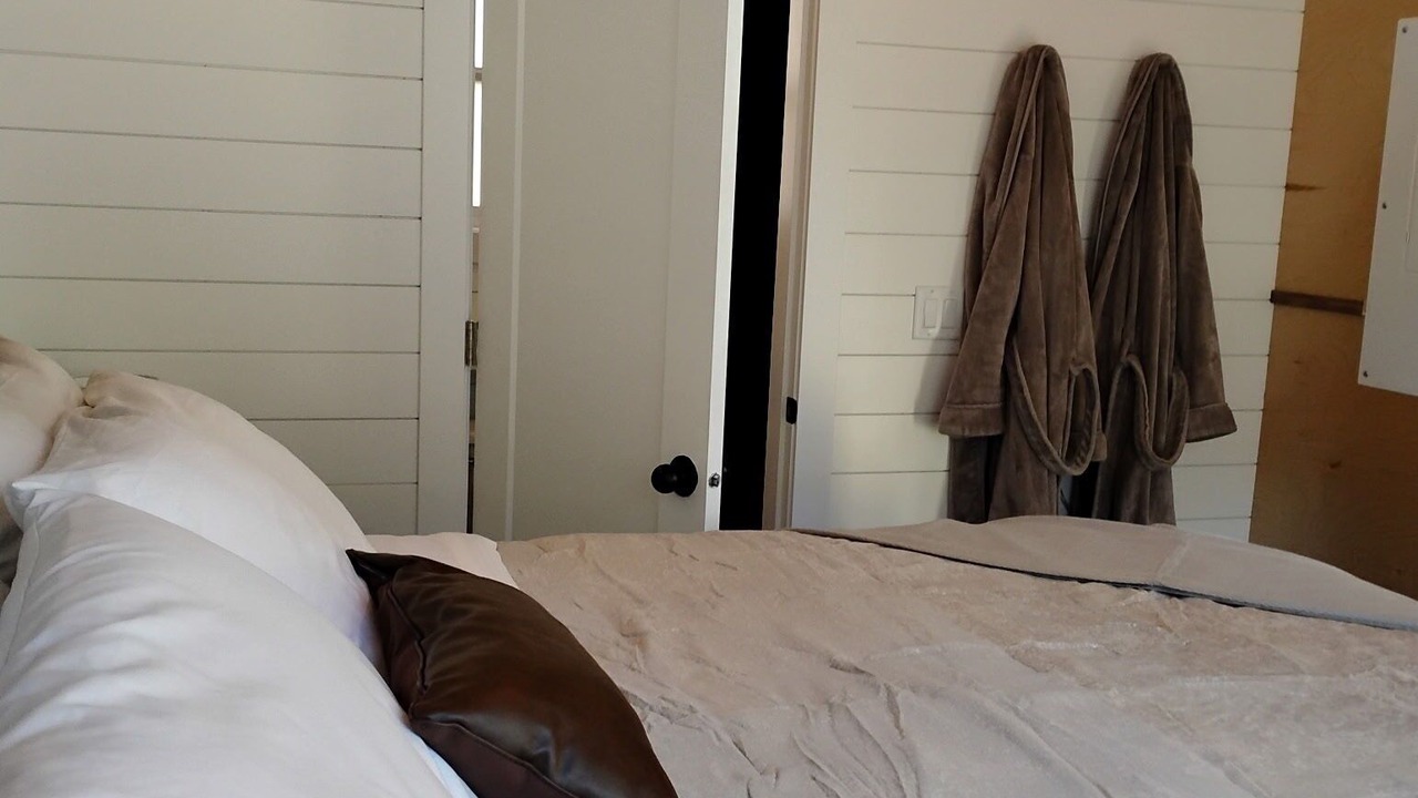 Photo of Bedroom in Okanagan-Similkameen