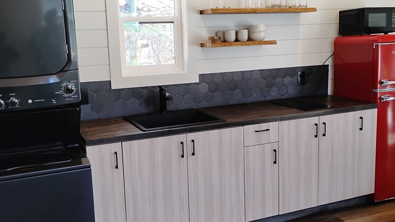 Photo of Kitchen in Okanagan-Similkameen