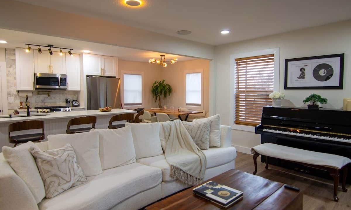 Photo of Livingroom in Englewood