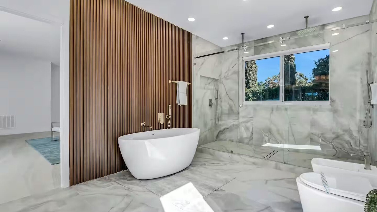 Photo of Bathroom in Southwest Ranches