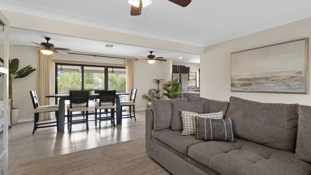 Photo of Livingroom in Pompano Isles