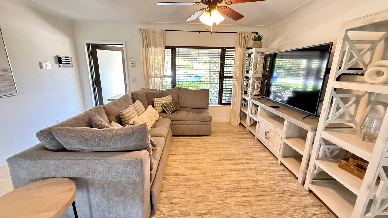 Photo of Livingroom in Pompano Isles