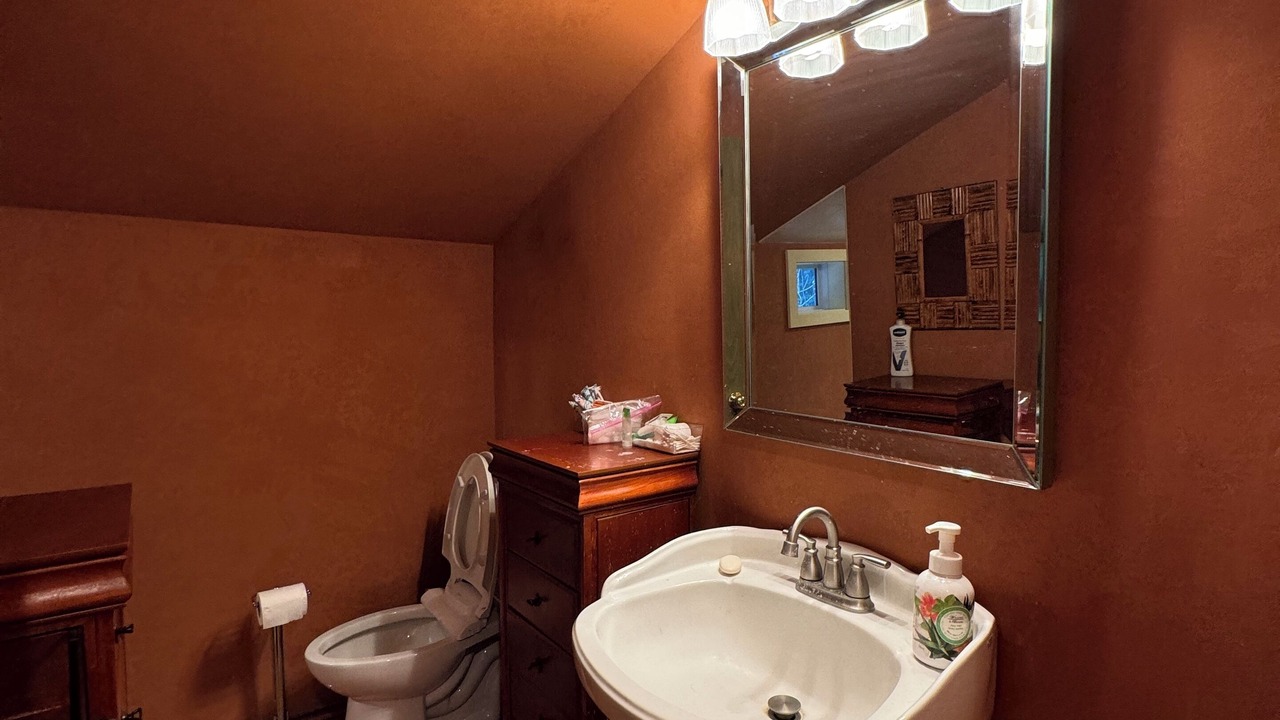 Photo of Bathroom in Okanagan-Similkameen