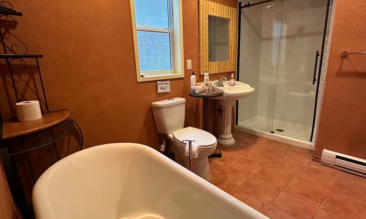 Photo of Bathroom in Okanagan-Similkameen