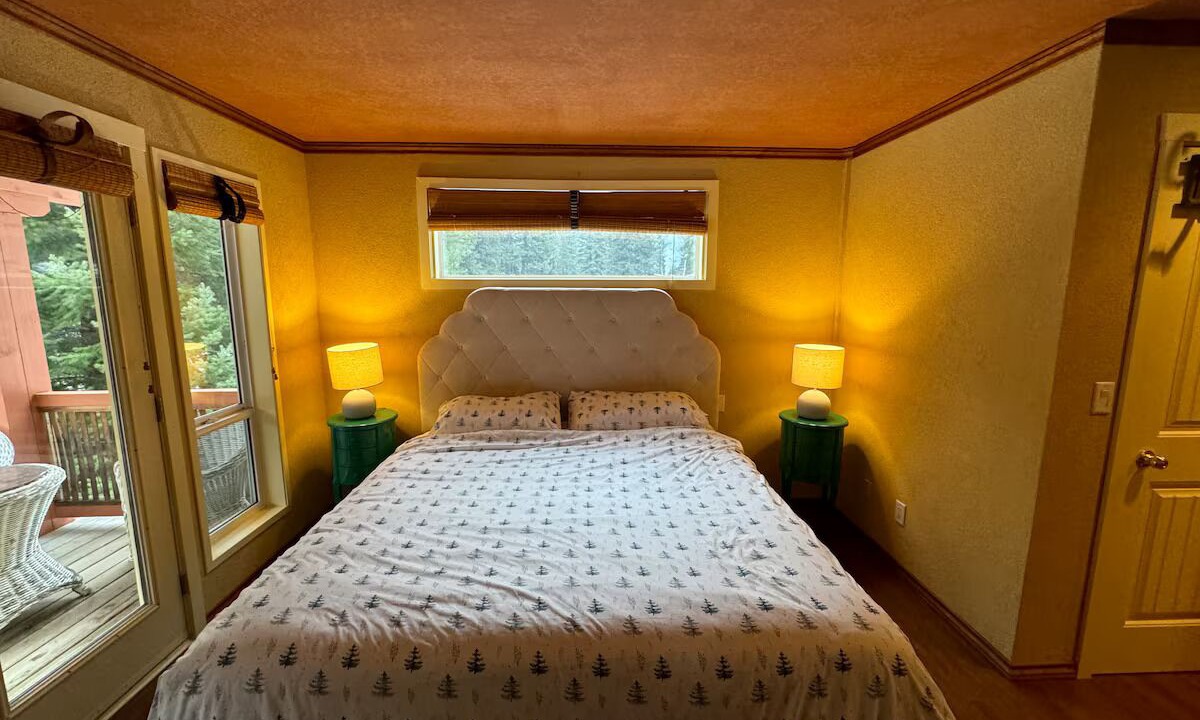 Photo of Bedroom in Okanagan-Similkameen