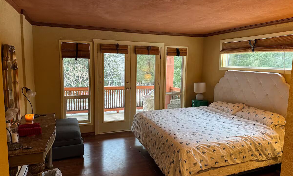 Photo of Bedroom in Okanagan-Similkameen
