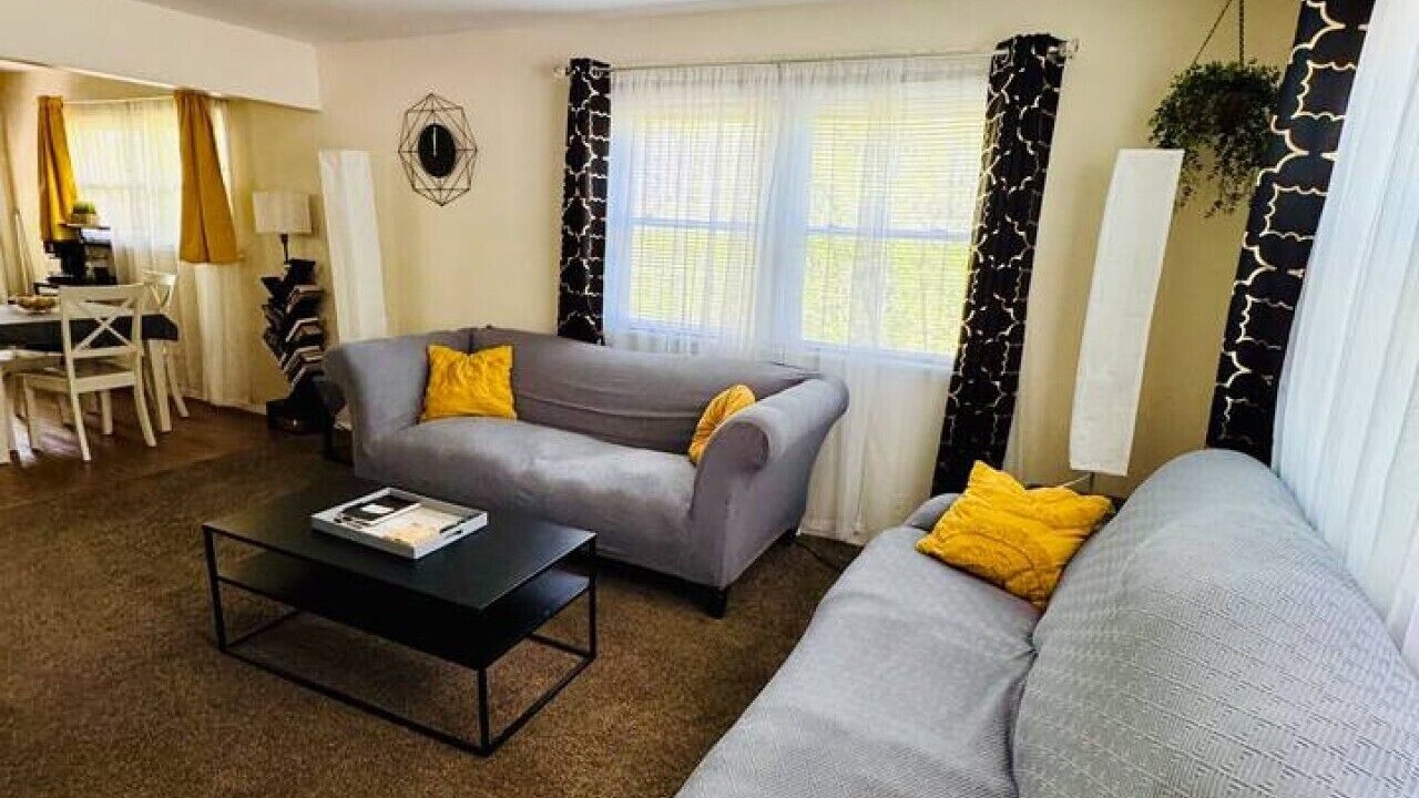 Photo of Livingroom in Avon