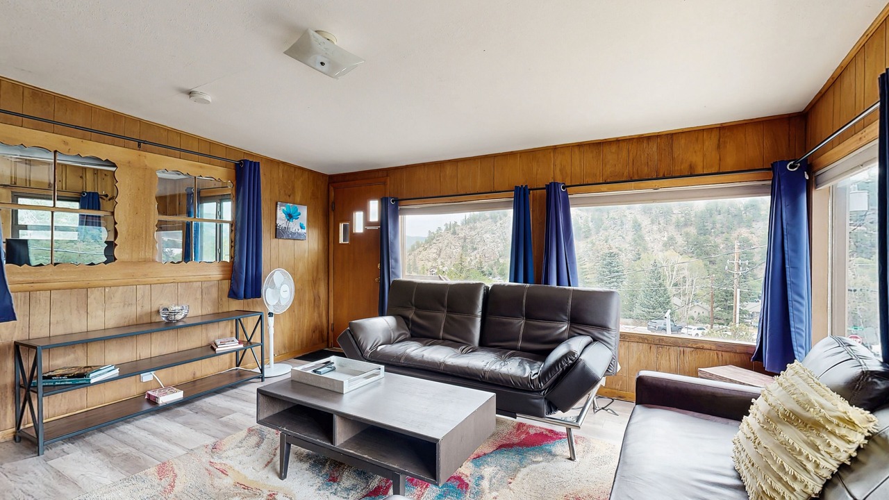 Photo of Livingroom in Estes Park