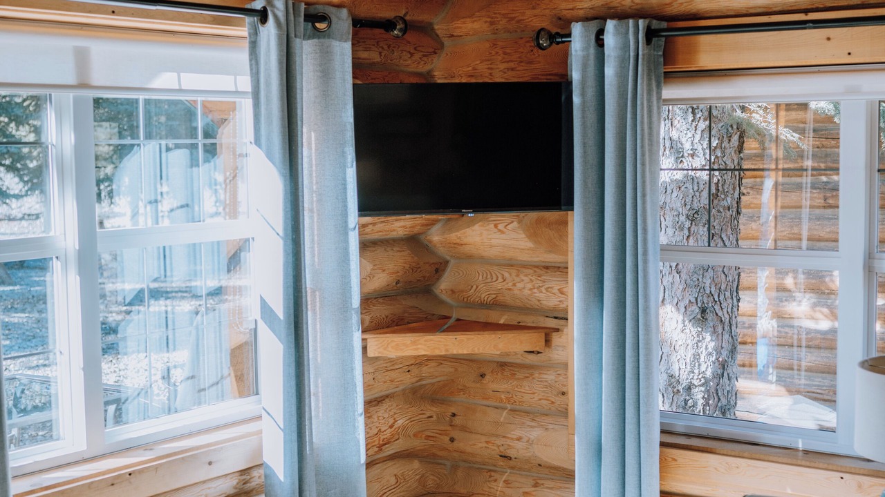 Photo of Livingroom in Red Deer River Crossing